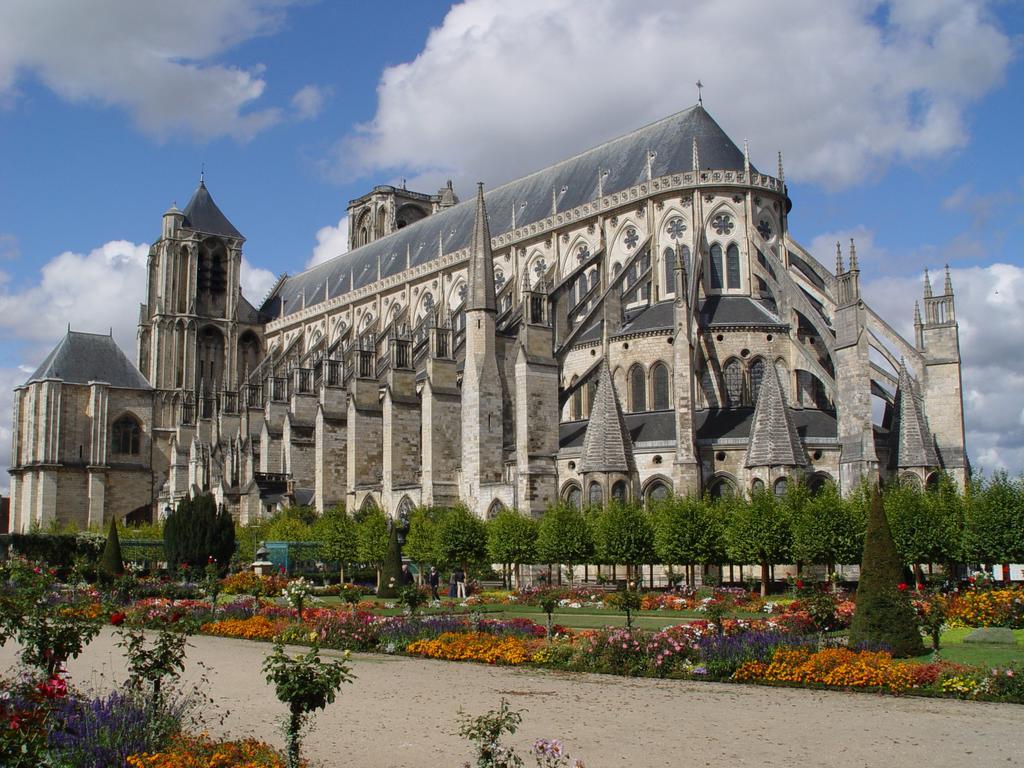 Отель Campanile Bourges Nord - Сен-Дулшар Экстерьер фото